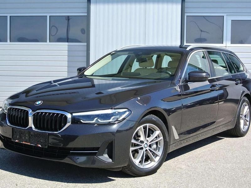 Gebraucht BMW 530 Performance 286 PS (210 kW) 2022 Grau Kombi
