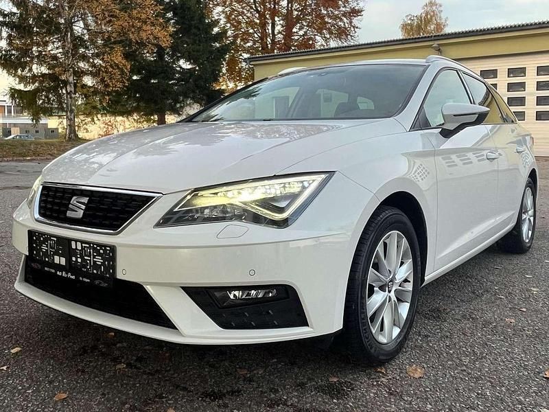 Weiß Gebraucht 2019 Seat Leon ST Style Kombi | € 12.490 (Fairer Preis) - Bild 1/4