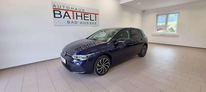 Gebraucht VW Golf VIII Life 110 PS (80 kW) 2022 Mittelblau  metallic Limousine
