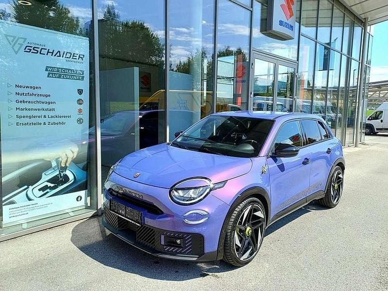 Neu Abarth 600e Scorpionissima 207 kW (282 PS) 2025 Violett SUV