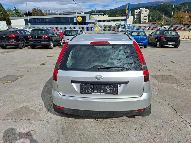 Gebraucht Ford Fiesta Ambiente 69 PS (50 kW) 2003 Silber Kleinwagen