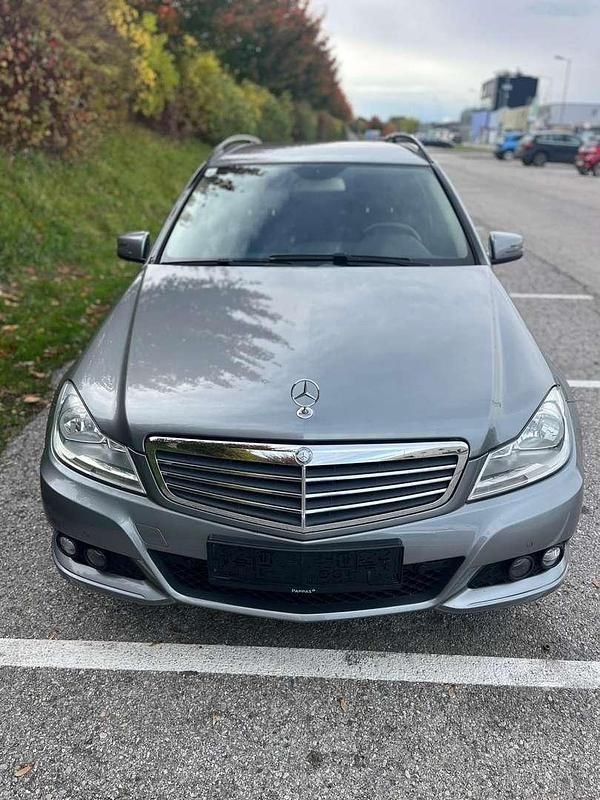 Gebraucht Mercedes C180 120 PS (88 kW) 2013 Grau Kombi