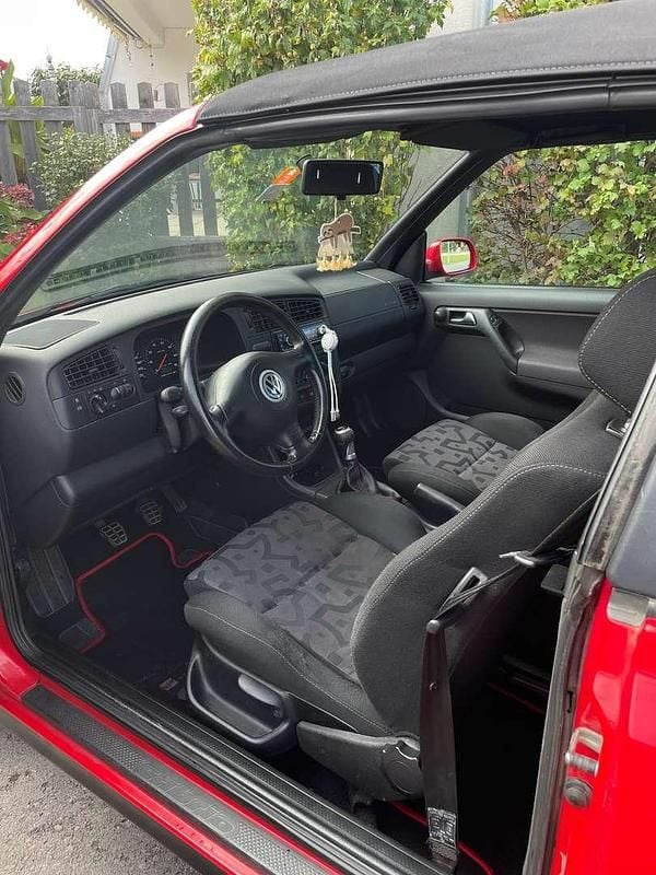 Gebraucht VW Golf Cabriolet 116 PS (85 kW) 2001 Rot Cabrio