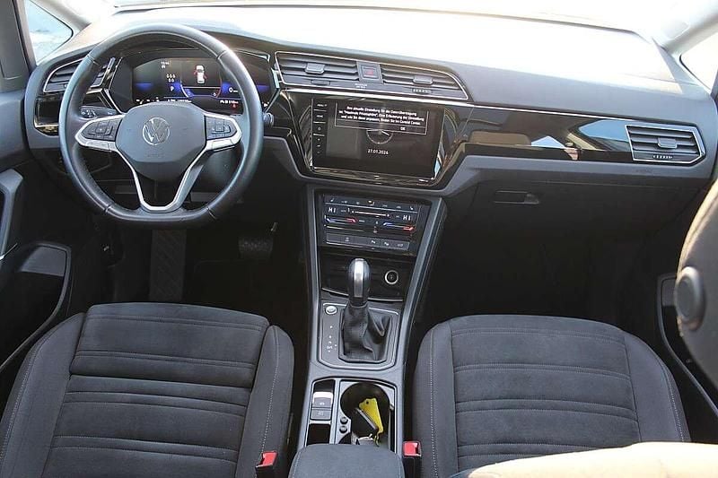Gebraucht VW Touran Comfortline 150 PS (110 kW) 2022 Blau Van / Kleinbus