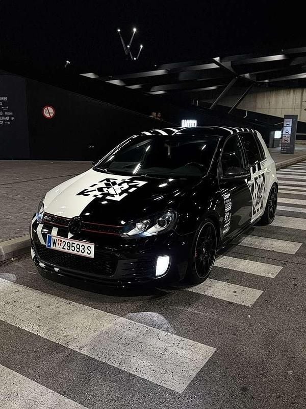 Weiß Gebraucht 2010 VW Golf VI GTI Kleinwagen | € 14.490 (Teuer) - Bild 1/4