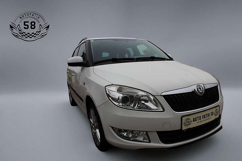 Weiß Gebraucht 2012 Skoda Fabia Ambiente Kombi | € 4.290 (Superpreis) - Bild 1/4