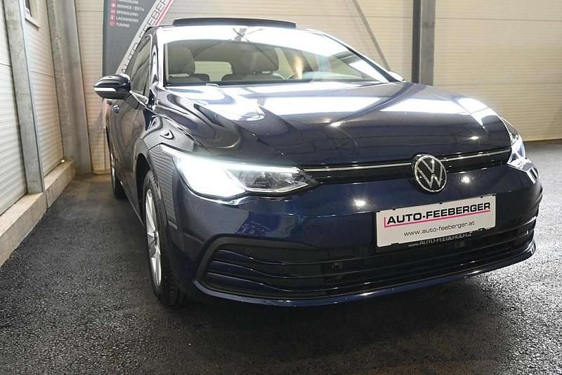 Gebraucht VW Golf VII Life 150 PS (110 kW) 2021 Blau Kleinwagen