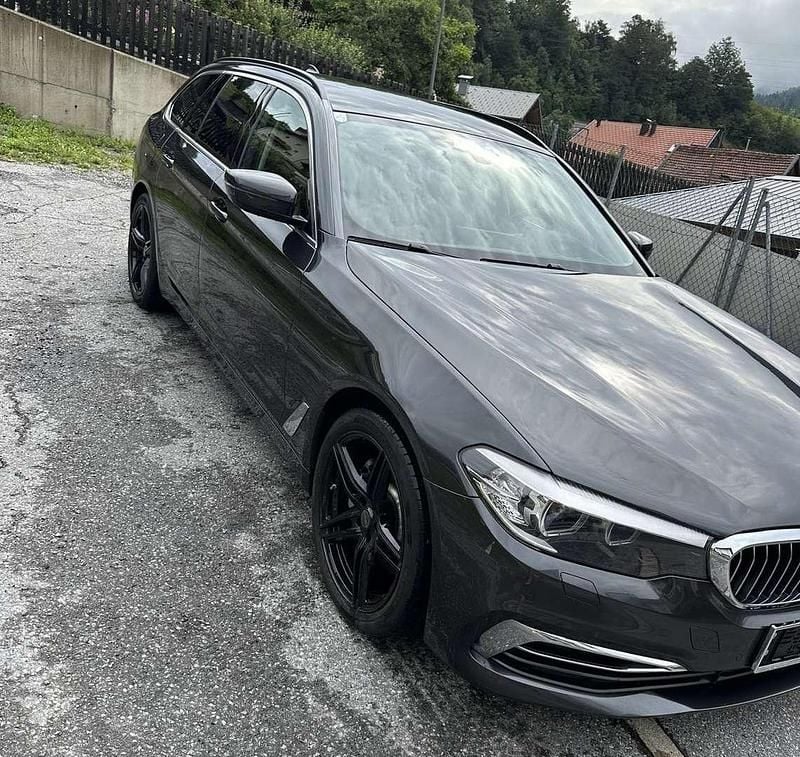 Gebraucht BMW 530 Luxury Line 265 PS (194 kW) 2020 Grau Kombi