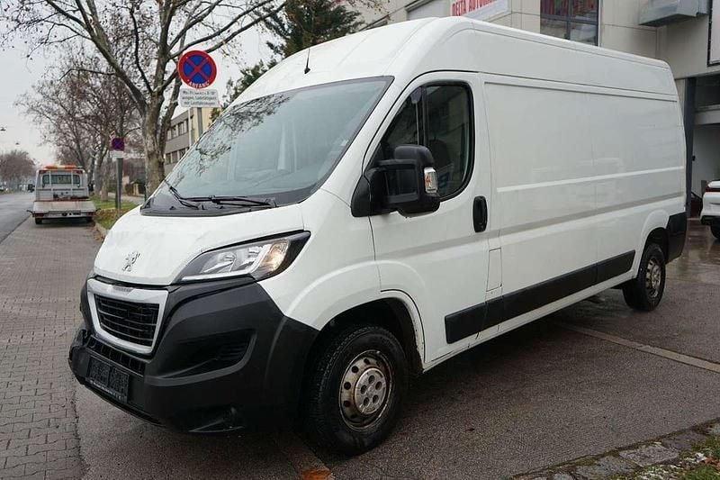 Gebraucht Peugeot Boxer 131 PS (96 kW) 2020 Weiß Van