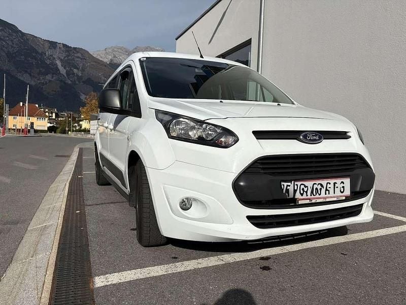 Weiß Gebraucht 2015 Ford Tourneo Trend Kombi | € 9.990 (Teuer) - Bild 1/4