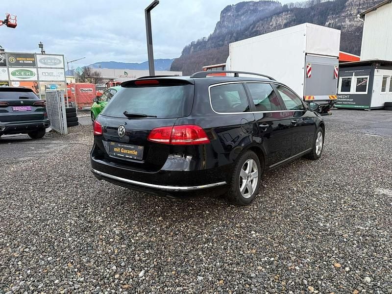Gebraucht VW Passat Comfortline 105 PS (77 kW) 2012 Blau Kombi