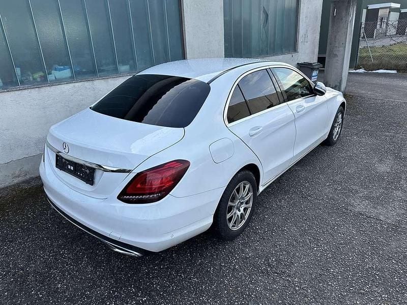 Gebraucht Mercedes C180 Avantgarde 120 PS (88 kW) 2019 Weiß Limousine