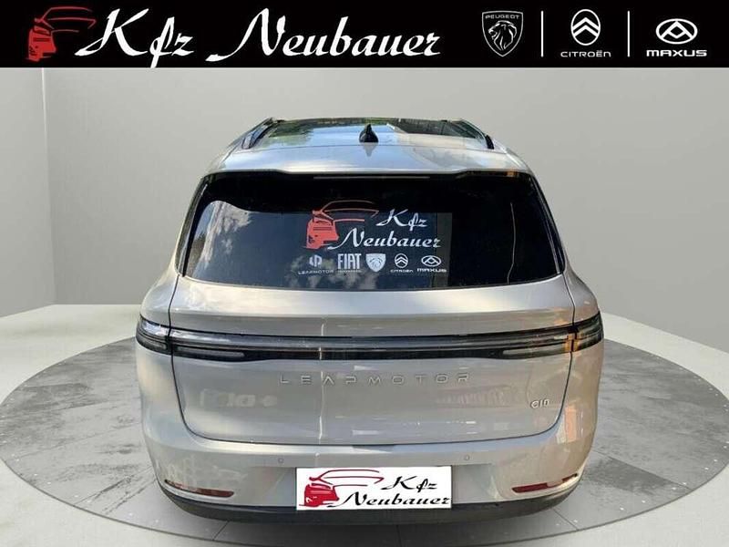 Gebraucht Leapmotor C10 218 PS (160 kW) 2025 Grau SUV