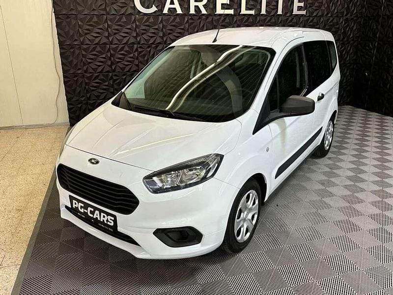 Gebraucht Ford Tourneo Ambiente 101 PS (74 kW) 2019 Weiß Kombi