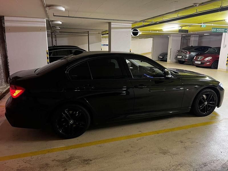 Gebraucht BMW 320 184 PS (135 kW) 2015 Schwarz Limousine