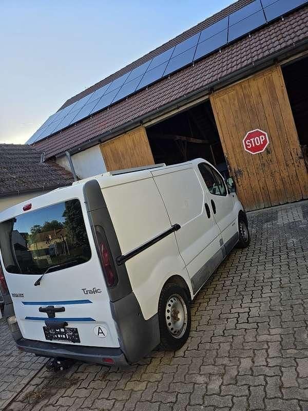 Gebraucht Renault Trafic 101 PS (74 kW) 2002 Van / Kleinbus