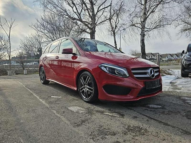 Gebraucht Mercedes B200 136 PS (100 kW) 2018 Rot Van / Kleinbus