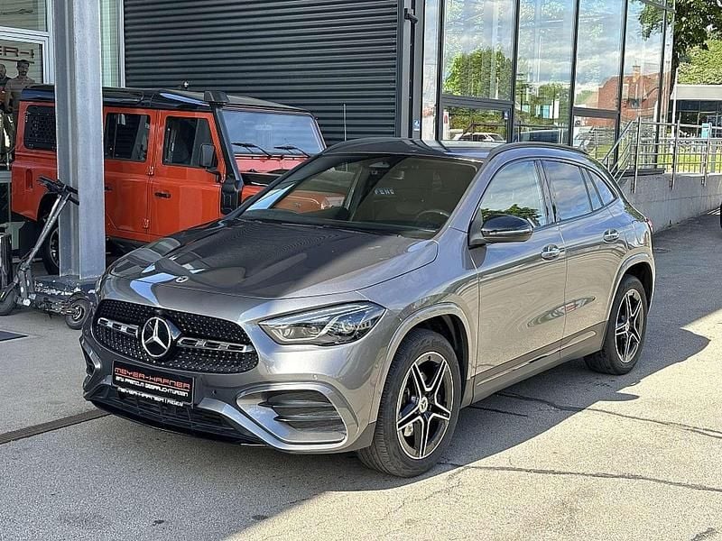 Gebraucht Mercedes GLA250 163 PS (119 kW) 2024 Mountaingrau SUV