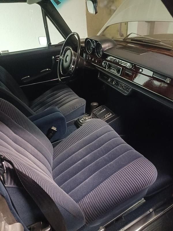 Gebraucht Mercedes 280 140 PS (102 kW) 1970 Silber Limousine