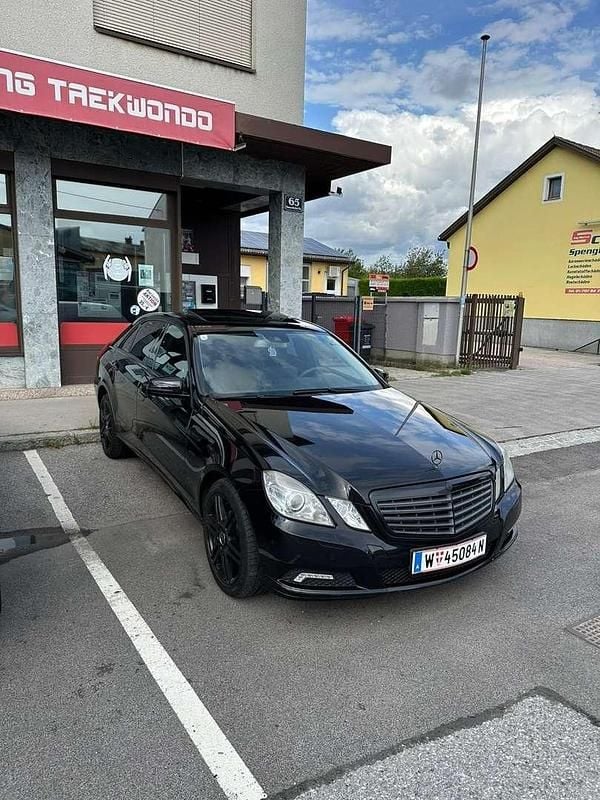 Gebraucht 2010 Mercedes E220 Elegance Limousine | € 10.900 (Fairer Preis) - Bild 1/4
