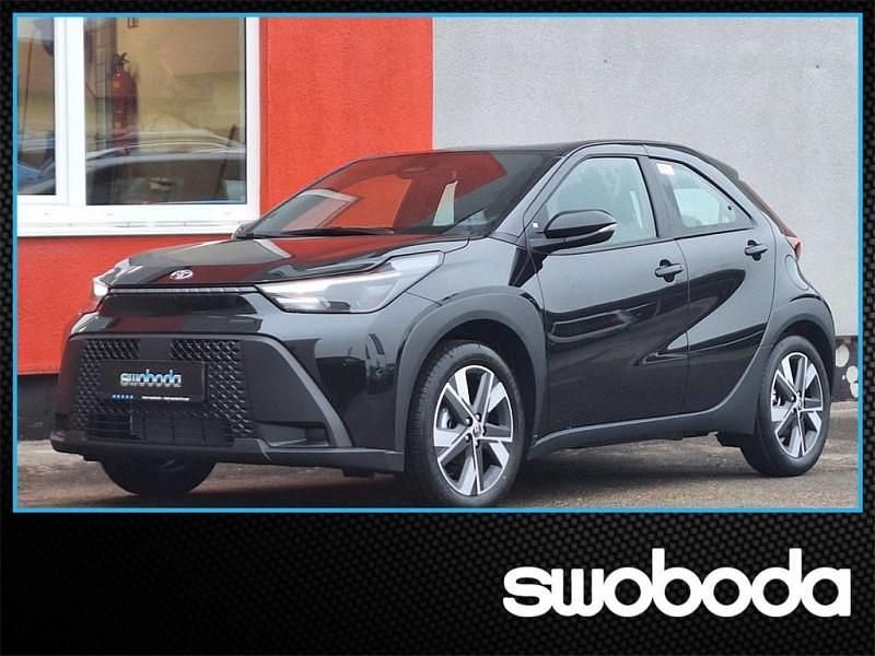 Neu 2025 Toyota Aygo X Active SUV | € 19.530 - Bild 1/4