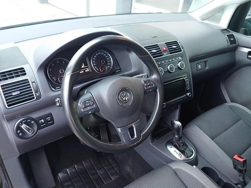 Gebraucht VW Touran 150 PS (110 kW) 2014 Mittelgrau  normal Van / Kleinbus