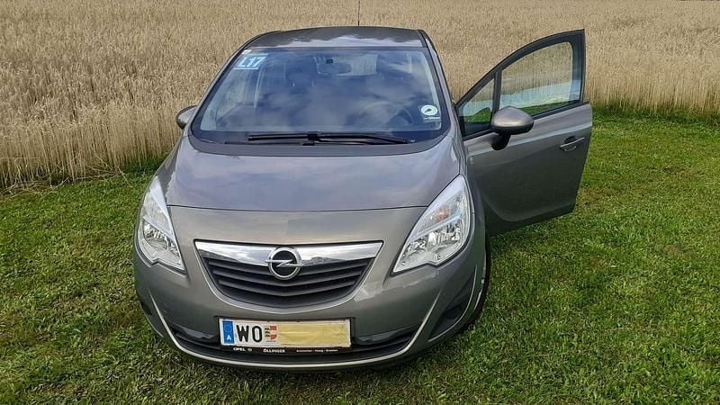 Gebraucht Opel Meriva Edition 75 PS (55 kW) 2011 Bronze Van / Kleinbus