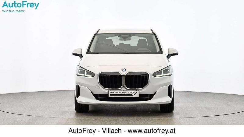 Gebraucht BMW 218 Efficient Dynamics 150 PS (110 kW) 2024 Weiß Kombi