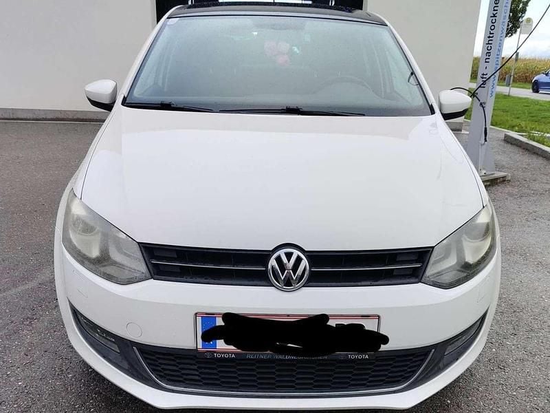 Weiß Gebraucht 2011 VW Polo Limousine | € 6.350 (Guter Preis) - Bild 1/4