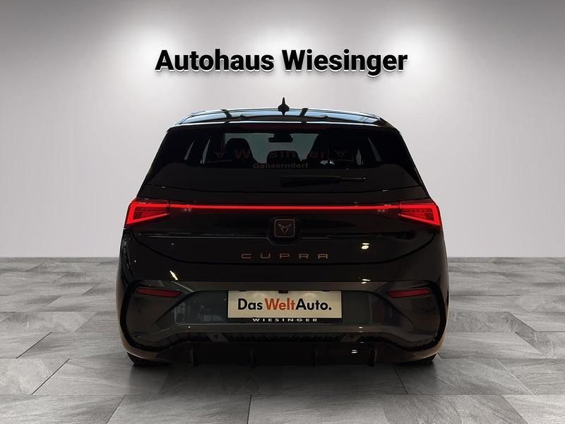 Neu Cupra Born e-Boost 169 kW (231 PS) 2026 Schwarz  metallic Kleinwagen