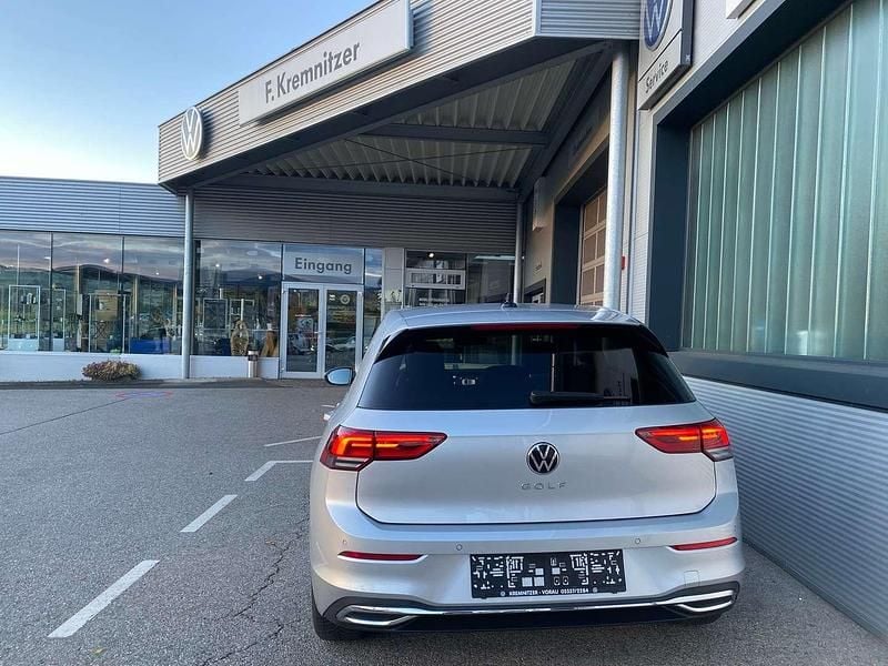 Gebraucht VW Golf VIII Active 116 PS (85 kW) 2022 Silber Kleinwagen