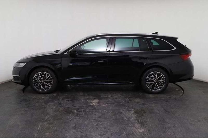 Neu Skoda Octavia Selection 150 PS (110 kW) 2025 Schwarz Kombi