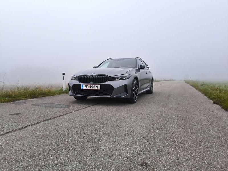 Gebraucht BMW 330e 299 PS (219 kW) 2025 Grau Kombi