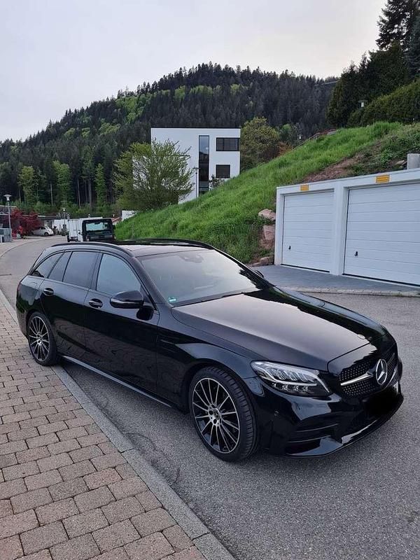 Gebraucht Mercedes C220 AMG line 194 PS (142 kW) 2018 Kombi