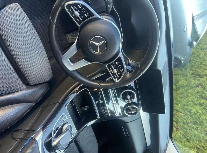 Gebraucht Mercedes C220 194 PS (142 kW) 2019 Blau Kombi