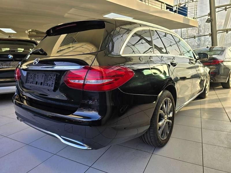 Gebraucht Mercedes C180 116 PS (85 kW) 2019 Schwarz Kombi