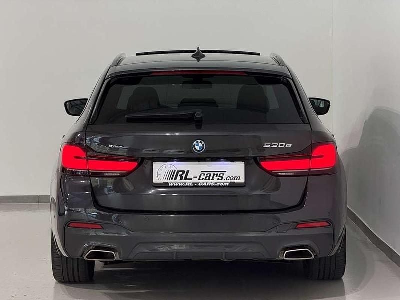 Gebraucht BMW 530e M Sport 292 PS (214 kW) 2022 Grau Kombi