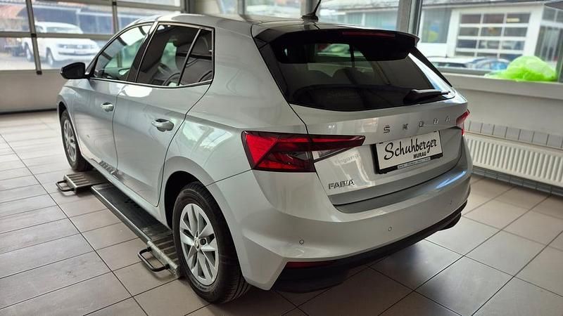 Gebraucht Skoda Fabia Ambition 80 PS (58 kW) 2023 Silber  metallic Kleinwagen
