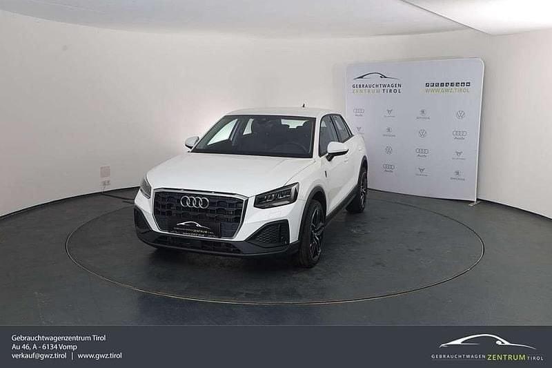 Weiß Gebraucht 2022 Audi Q2 Ambiente SUV | € 27.500 (Teuer) - Bild 1/4