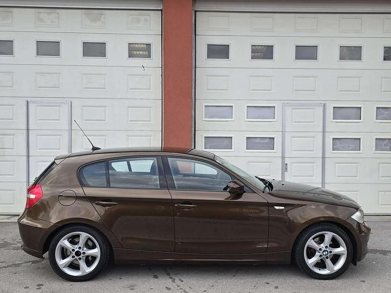 Gebraucht BMW 118 143 PS (105 kW) 2010 Braun Kleinwagen