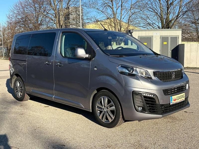Grau Gebraucht 2020 Peugeot Traveller Business-Line Van / Kleinbus | € 39.980 (Teuer) - Bild 1/4