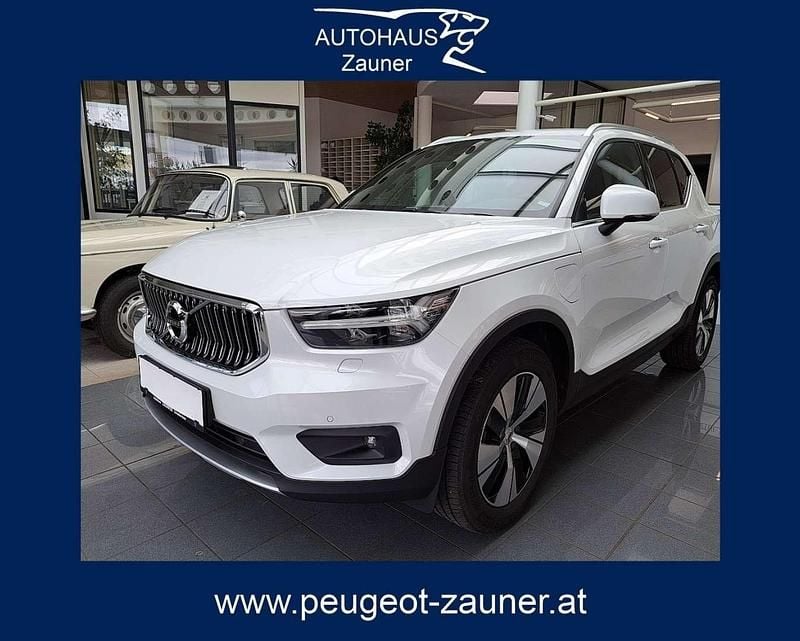 Weiß Gebraucht 2022 Volvo XC40 Core SUV | € 29.990 (Superpreis) - Bild 1/4