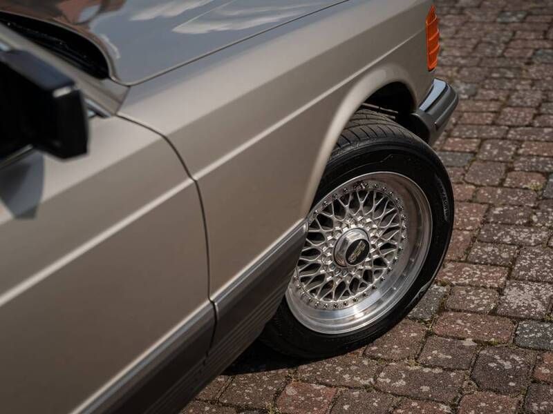 Gebraucht Mercedes 280 SE 185 PS (136 kW) 1985 Silber Limousine