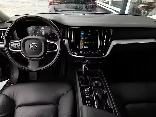 Gebraucht Volvo V60 Momentum 150 PS (110 kW) 2020 Grau Kombi