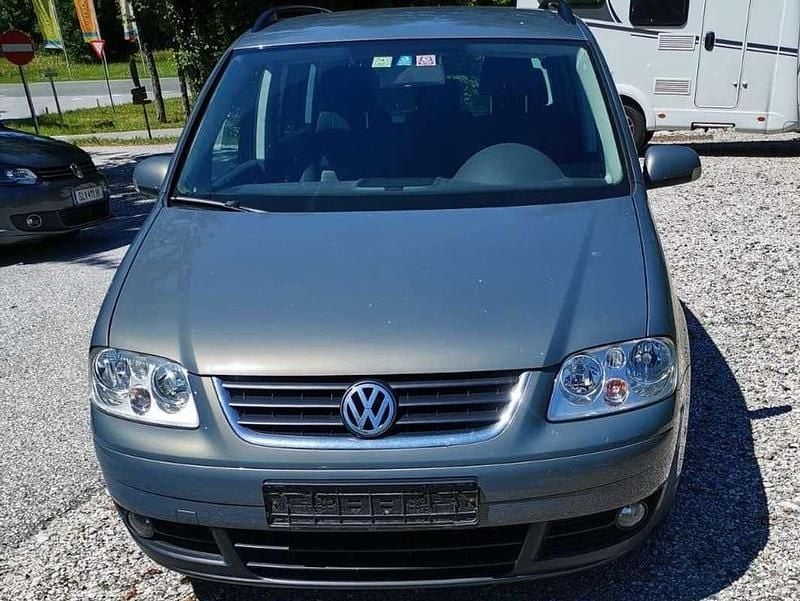 Grau Gebraucht 2006 VW Touran Trendline Van / Kleinbus | € 2.650 - Bild 1/4