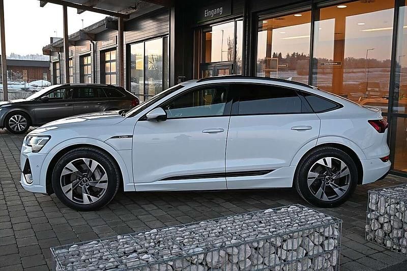 Gebraucht Audi e-tron S-Line 300 kW (408 PS) 2022 Weiß SUV