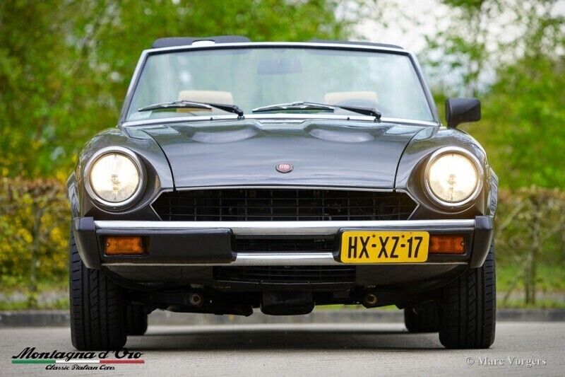 Grau Gebraucht 1982 Fiat 124 | € 29.950 - Bild 1/4