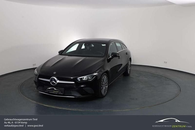 Gebraucht Mercedes CLA180 Shooting Brake 136 PS (100 kW) 2019 Schwarz Kombi