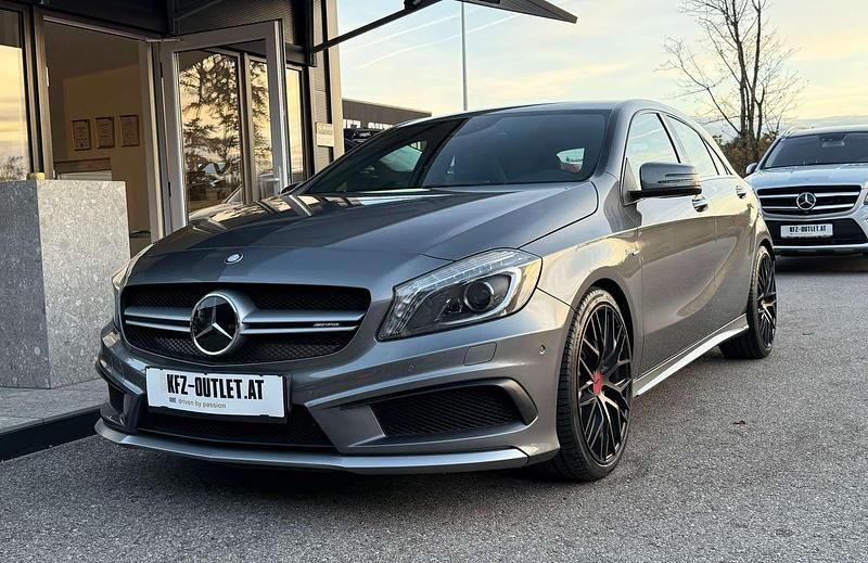Grau Gebraucht 2015 Mercedes A45 AMG AMG Kleinwagen | € 27.900 (Fairer Preis) - Bild 1/4