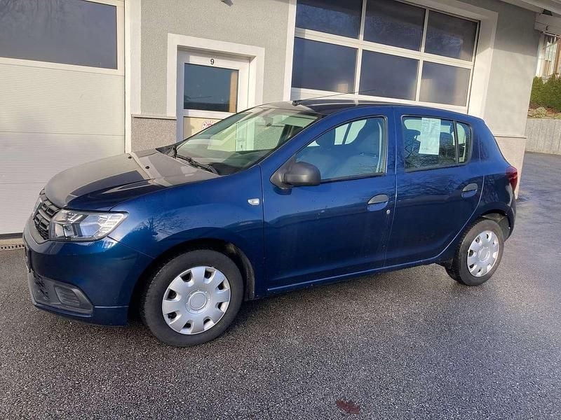 Blau Gebraucht 2017 Dacia Sandero Ambiance Limousine | € 6.490 (Guter Preis) - Bild 1/3